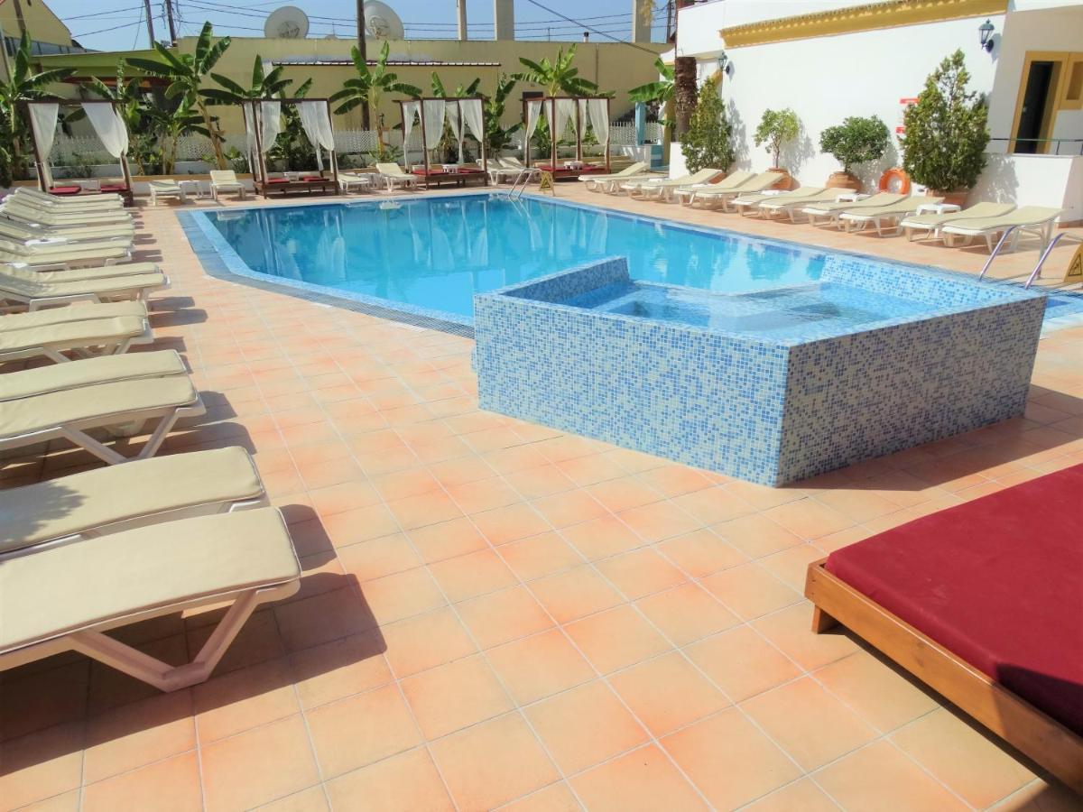 Oasis Beach Club Kávos Eksteriør billede
