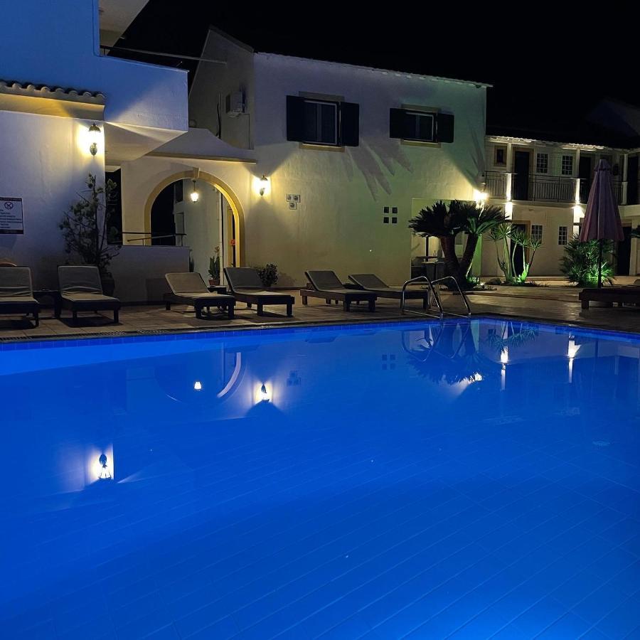 Oasis Beach Club Kávos Eksteriør billede